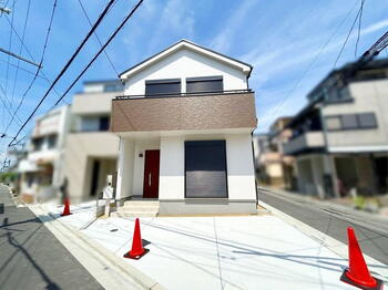 堺市東区日置荘西町　新築一戸建ての外観