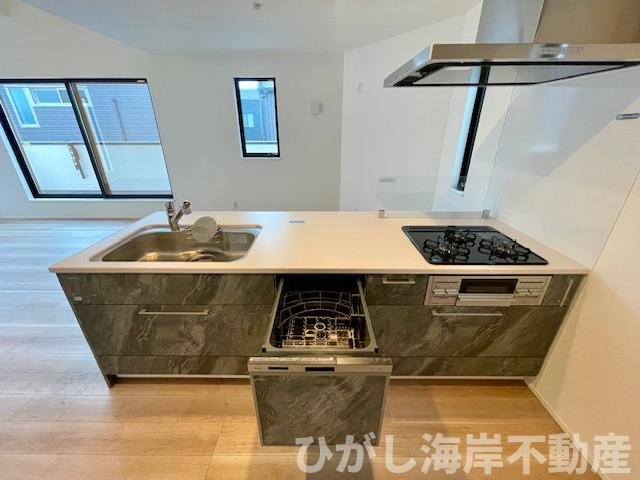 茅ヶ崎市茅ヶ崎　新築戸建のキッチン|食洗器付きシステムキッチン