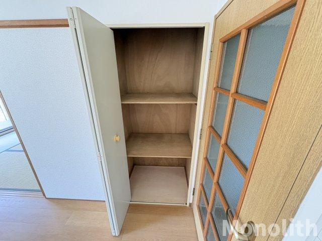 フレール鶴山台101号棟の居間・リビング
