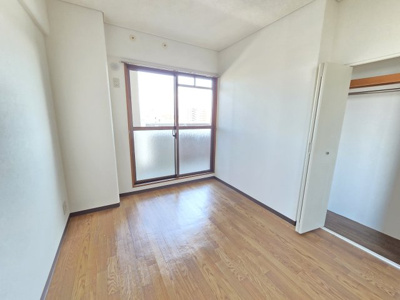 【洋室】 | ロイヤルヴェール山下