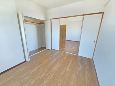 【洋室】 | ロイヤルヴェール山下