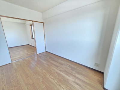 【洋室】 | ロイヤルヴェール山下