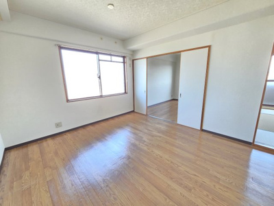 【洋室】 | ロイヤルヴェール山下