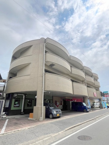 エーデル川内の外観