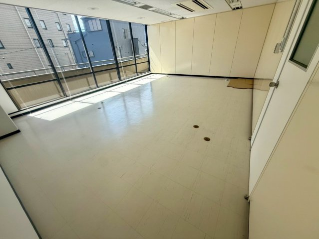 康生通南カーニープレイス貸店舗・事務所の内装
