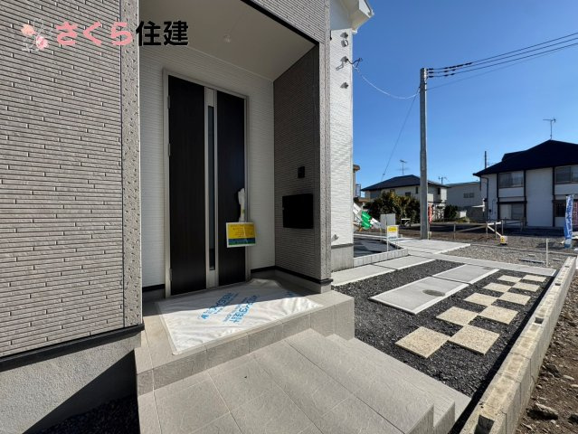 いろどりアイタウン小山市粟宮22-P1　15号棟の玄関|玄関扉はスマートキー対応で、両手に荷物があっても楽に簡単開け閉め！もちろんモニター付きインターホン！