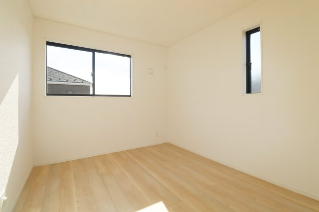 郡山市田村町金屋字上川原　　　１号棟　　　永盛小学校、小原田中学区の洋室