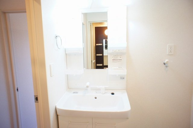 ドゥ　メゾンの独立洗面台