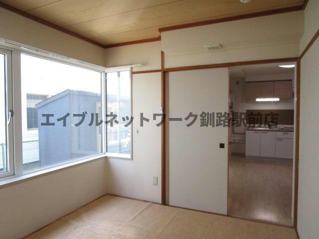 栄ハイツの居間・リビング