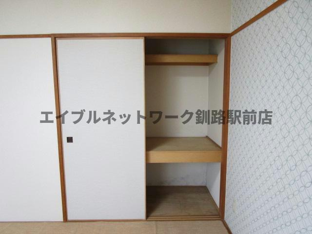 栄ハイツの収納