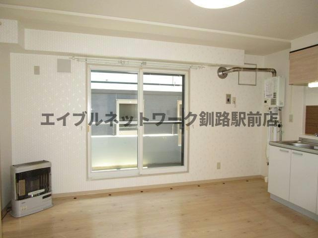 栄ハイツの居間・リビング