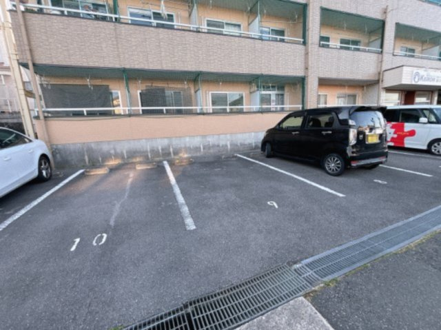 メーホーハイムの駐車場