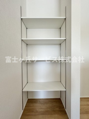 【収納】 | 藤枝市下藪田 新築一戸建て 1号棟 | キッチンにある可動棚です