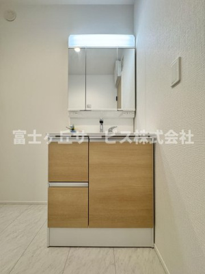 【独立洗面台】 | 藤枝市下藪田 新築一戸建て 1号棟 | 朝の身支度に便利な独立洗面台です