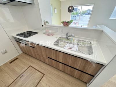 【キッチン】 | 藤枝市下藪田 新築一戸建て 1号棟 | 広々としていてお料理がしやすいキッチンです