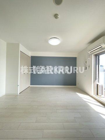 ヴィラ・セレーノ玉造本町の居間・リビング