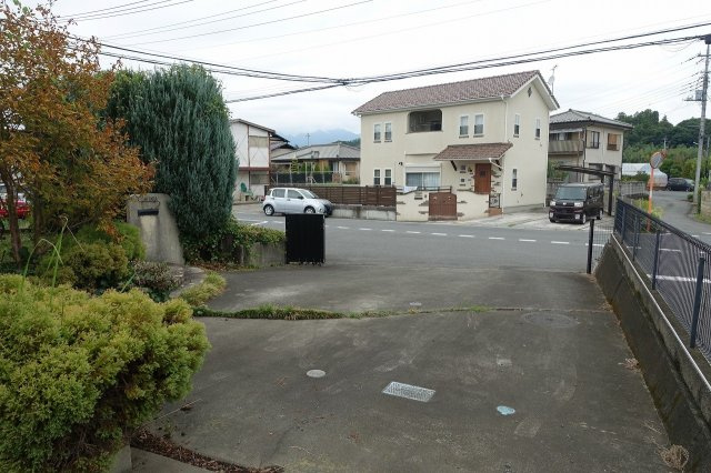 高崎市上大島町　【41坪　3SLDK】中古住宅の駐車場