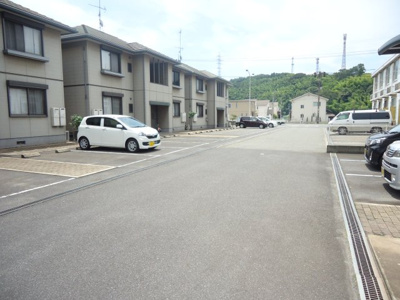 【駐車場】 | エムアールイー G棟