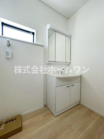 武蔵村山市中原　新築戸建の独立洗面台|使いやすい独立洗面台です