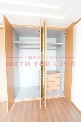 メルヴェール【10,000円キャッシュバック対象物件】の収納|便利な収納スペースです