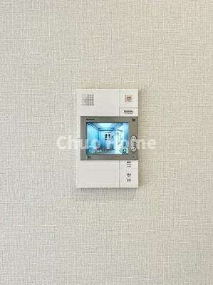 【セキュリティ】 | セザール本所吾妻橋 | 【モニターホン】誰が来たかすぐにわかるカラーモニター付きインターホン。通話ボタンを押すまでは室内の音は漏れていませんので相手を確かめてから応対できます。