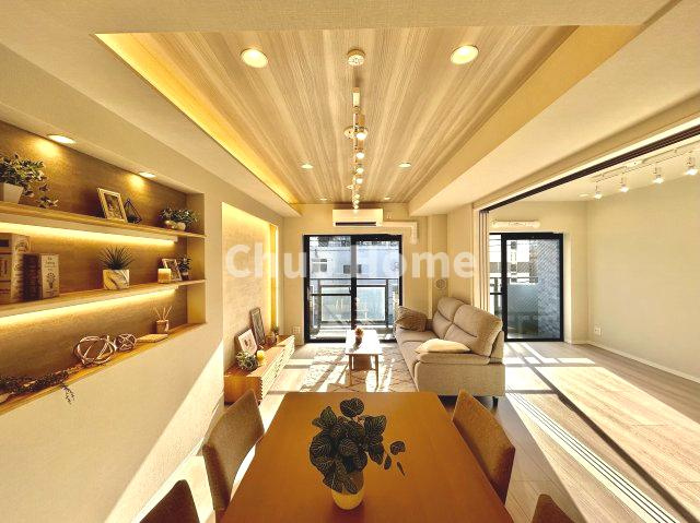 セザール本所吾妻橋の居間・リビング|【リビングダイニング】一日の中で多くの時間を過すことになるリビングダイニングだからこそ、いつも穏やかな空間であることが必然。爽やかな通風と採光を存分に感じる事が出来る空間です。