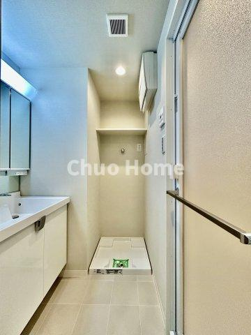 セザール本所吾妻橋のランドリースペース|【ランドリースペース】担当者がスケールを持ち歩いておりますので、ご見学時には現在お使いの洗濯機などがきちんと収まるかなどもチェックして下さい。見学前に測っておくと非常に便利だと思います。