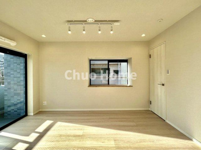 【洋室】 | セザール本所吾妻橋 | 【洋室】快適に過ごす条件は、一人ひとり違います。だからこそ飾り過ぎないシンプルな内装と偏り過ぎないデザインで統一しております。居住していく中でオーナー様だけの【マイホーム】に創り上げて下さい