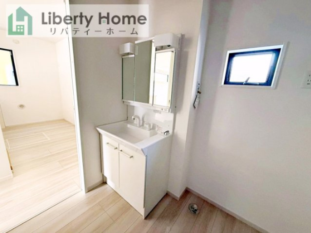 守谷市薬師台9期　新築戸建の独立洗面台