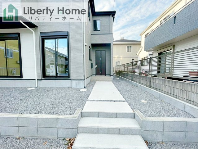 守谷市薬師台9期　新築戸建のエントランス