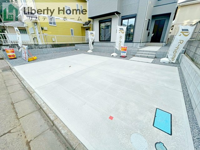 守谷市薬師台9期　新築戸建の駐車場