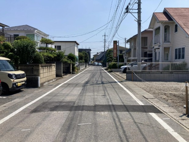 BLOOMING GARDEN　熊谷市別府2丁目の前面道路含む現地写真