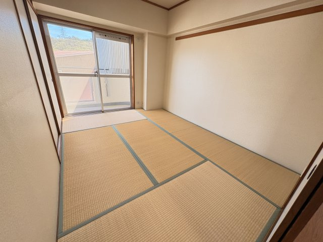万葉ハイツ舞子の和室