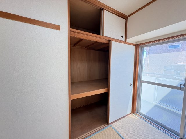 万葉ハイツ舞子の収納