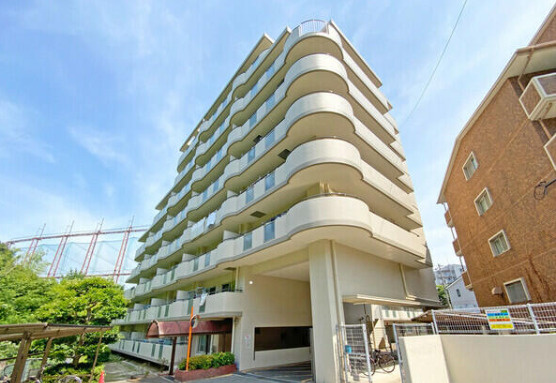 万葉ハイツ舞子の外観