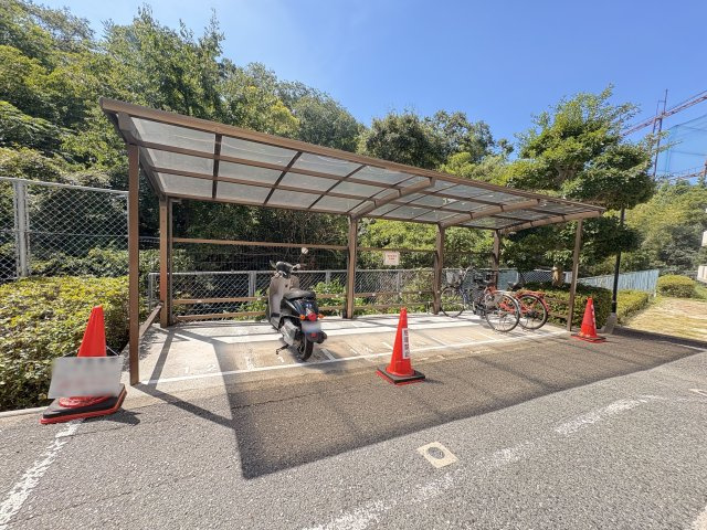 万葉ハイツ舞子の駐輪場
