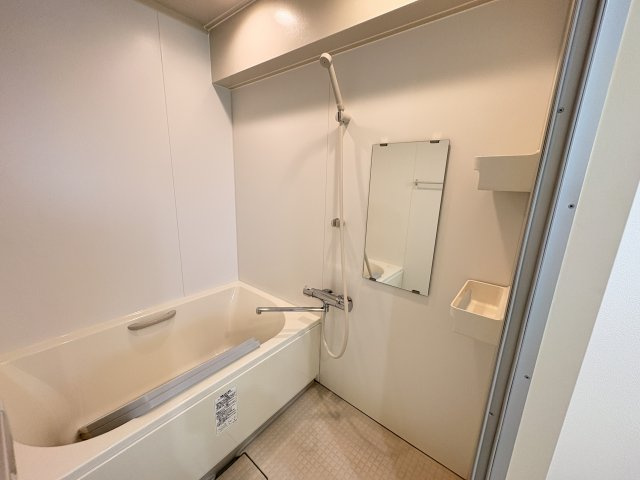 万葉ハイツ舞子の浴室