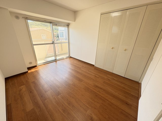 万葉ハイツ舞子の洋室