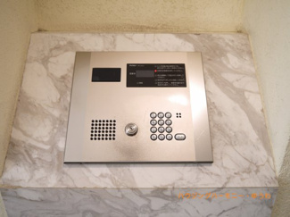 【その他共用部分】 | オートロックがついていますので、セキュリティ面でも安心です。