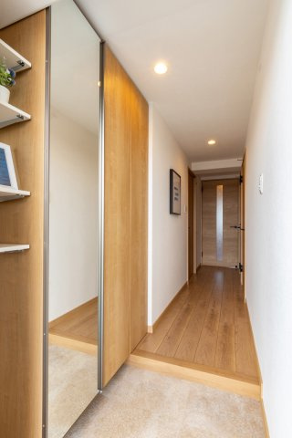 サングレール・フェニングの玄関