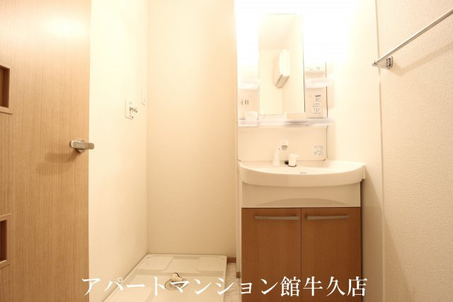 アマルフィイの独立洗面台|洗髪洗面化粧台、洗濯機置き場