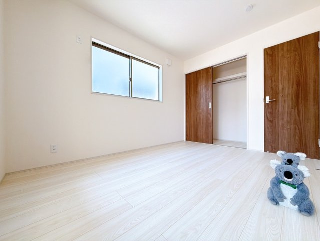 【洋室】 | 前橋市富士見町時沢　新築住宅　 | さまざまにカスタマイズしていただけるシンプルなデザインの内装。ご自身で素敵な空間を創り上げられます。