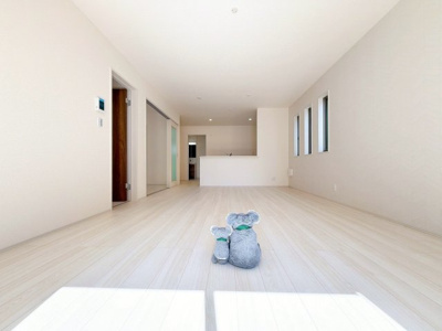 【居間・リビング】 | 前橋市富士見町時沢　新築住宅　 | ≪LDK≫
リビング・ダイニングは白を基調としたシンプルな空間。
雑貨やこだわりの家具など、レイアウトも自由に楽しめます！