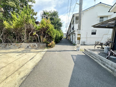 【前面道路含む現地写真】 | 堺市西区草部土地 | 南東側私道