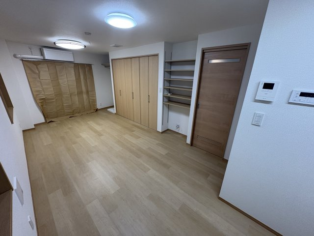 YSコートの居間・リビング