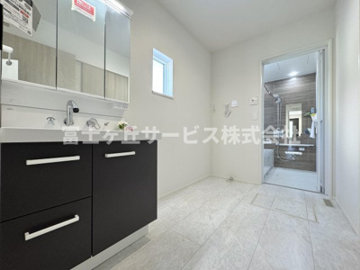 【脱衣所】 | 静岡市清水区有東坂2丁目 新築一戸建て 1号棟 | 脱衣場です