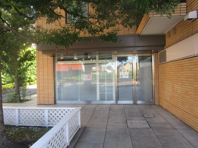 世田谷区成城９丁目の店舗事務所