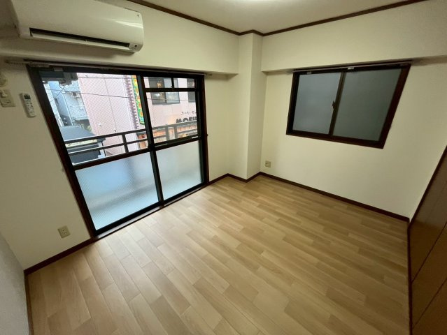 フラッツエムズの居間・リビング