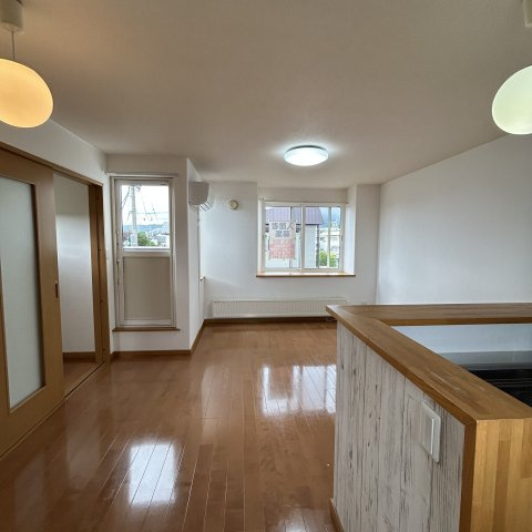 メゾネット・RAIBA-95の居間・リビング