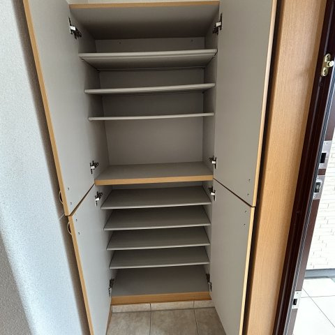 メゾネット・RAIBA-95の収納